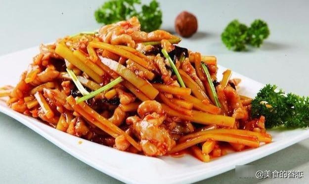 小炒菜:鱼香肉丝,糖醋排骨,五花肉焖干豆角,玉米炖牛腩