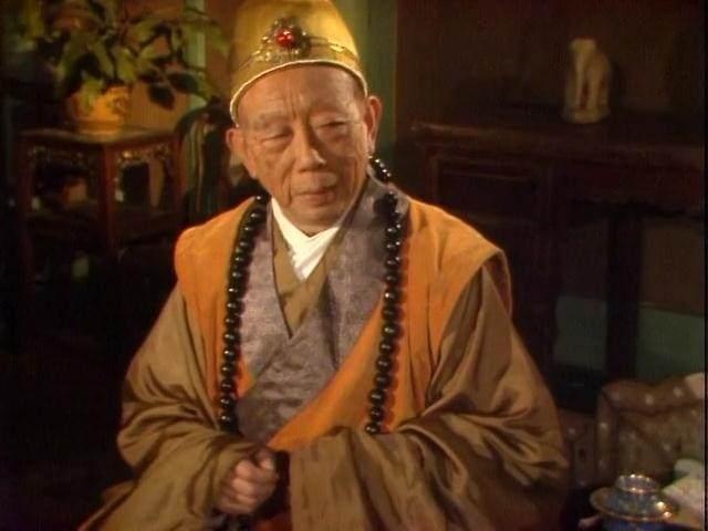 如今的程前57岁了,他的老婆身份被曝光,照片中看着,很是年轻