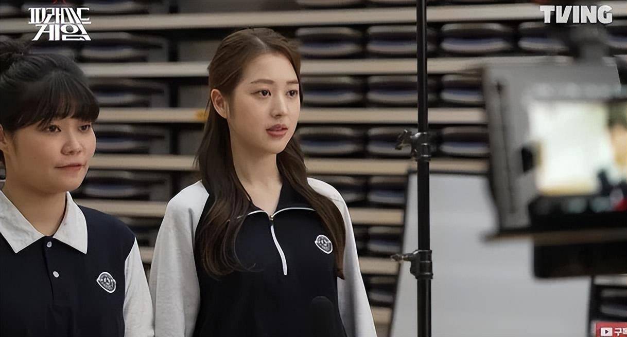 视频中,饰演白夏琳的张多雅激动地表示:"今天是公布ppt的日子,我非常