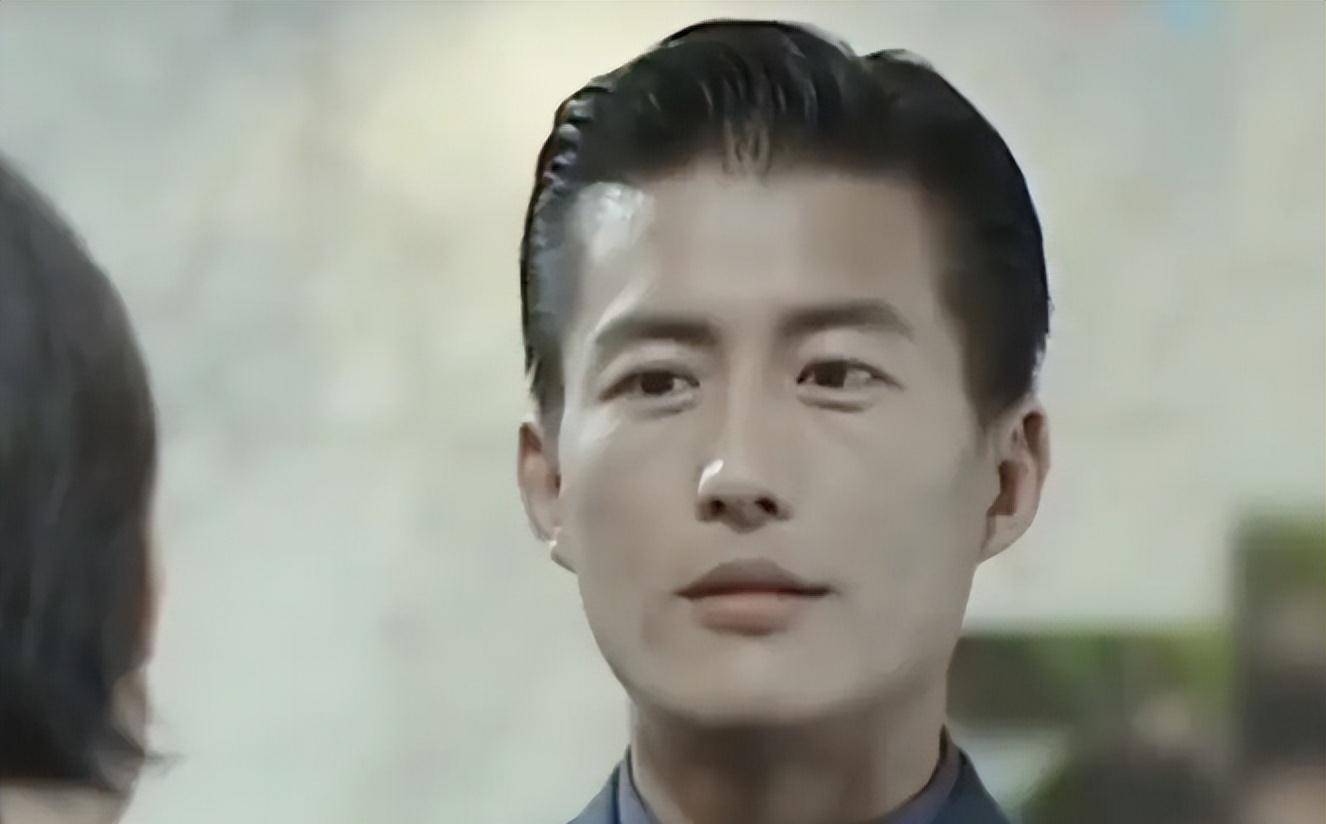 时间往后推二三十年,年轻时候的高曙光,也是妥妥的高颜值男演员.
