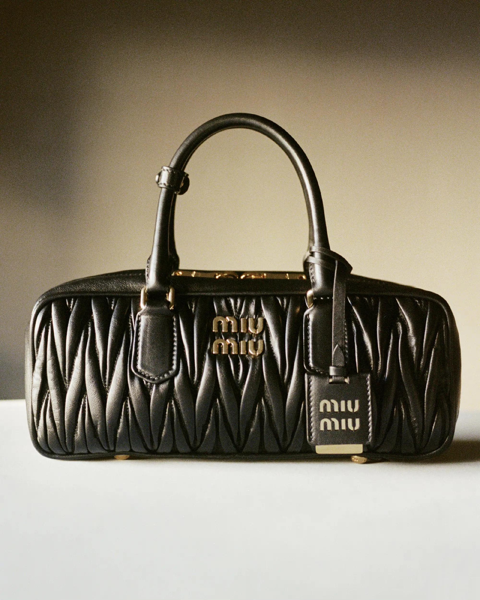 miumiu2023春夏系列 独特而坚定的柔美气质.