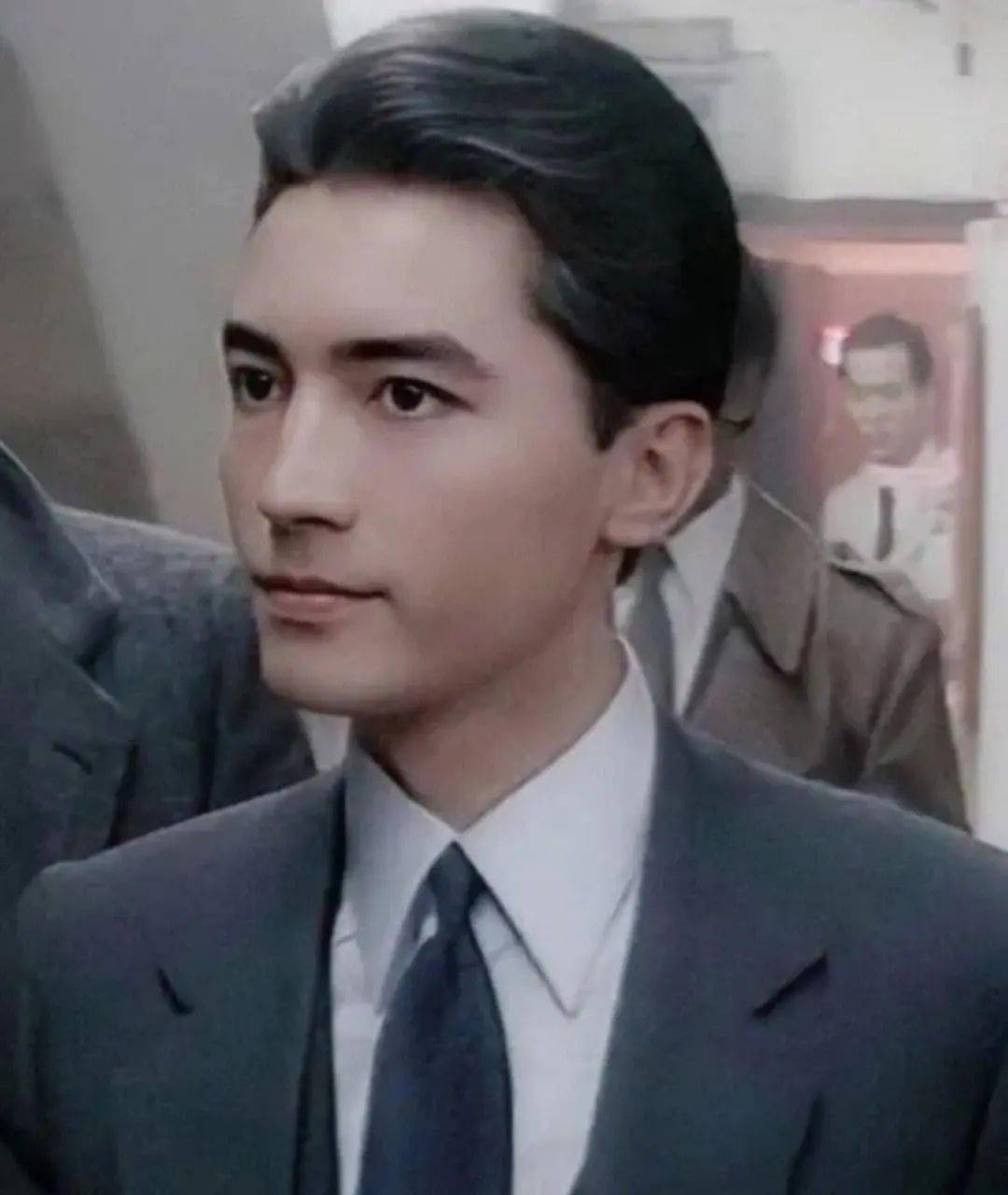 尊龙:"有很多女演员说,愿意跟我生孩子,不过我都拒绝了.