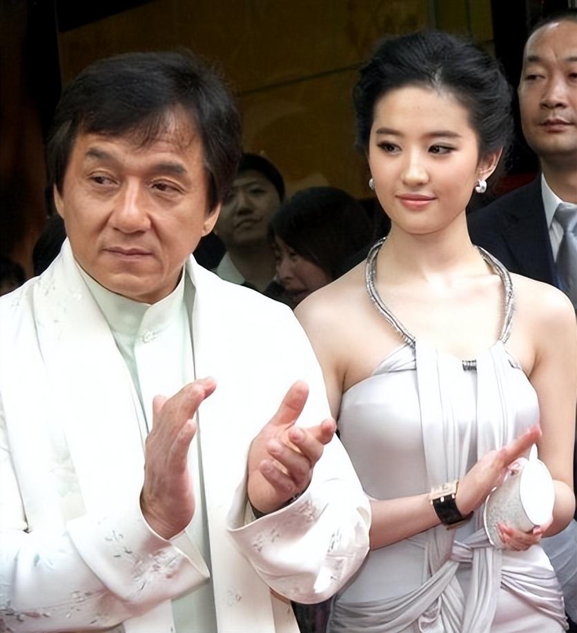 票房高了那功在成龙,票房差了指定要刘亦菲来背锅,明知项目鸡肋,推了