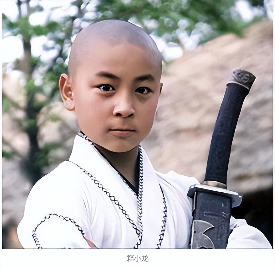 2003-2008年留学期间,可以完全摆脱魔咒般的"小龙"身份,与普通同学无