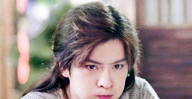 综艺节目中,他搭档张继科,孙杨,贾乃亮录制真人秀节目《看你往哪跑》.