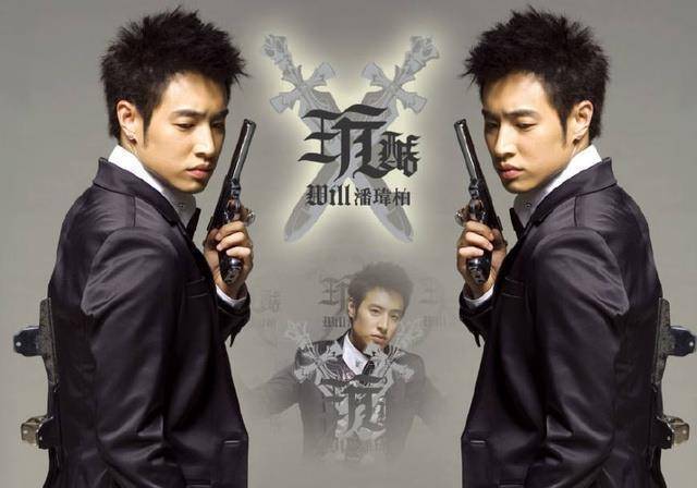 从他刚推出《壁虎漫步》开始,潘玮柏就成为了最炙手可热的明星!