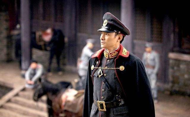 出演过军阀的6位明星,刘德华威风凛凛,陈伟霆穿上军装帅气无比