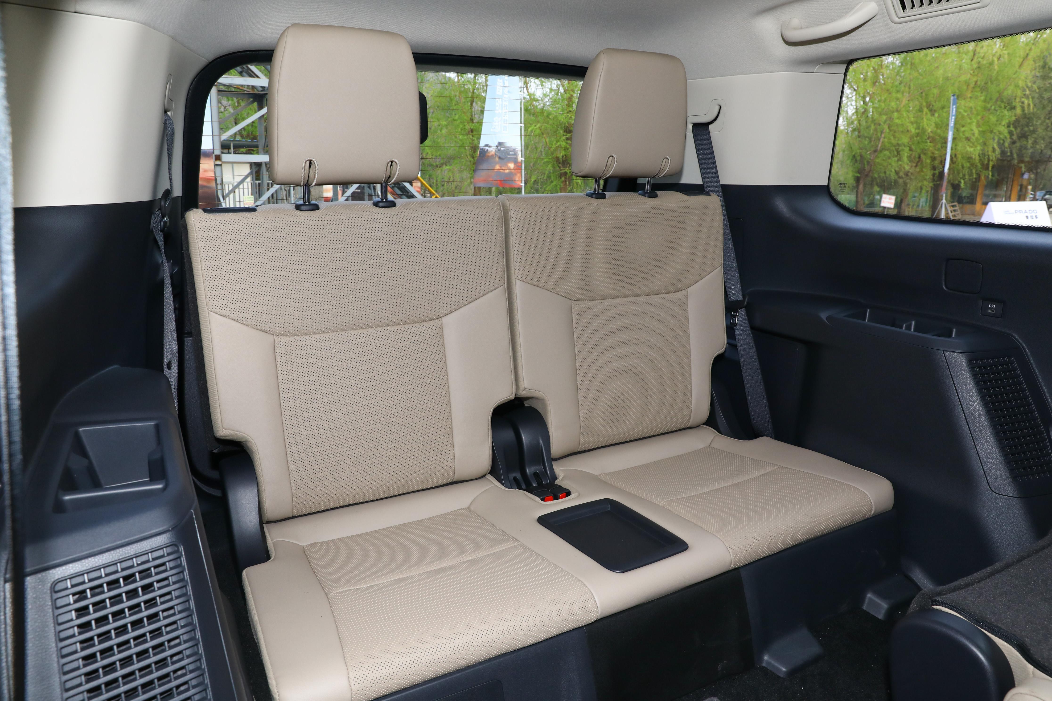 丰田普拉多回归,提供双前脸 全时四驱,45.98万元起售