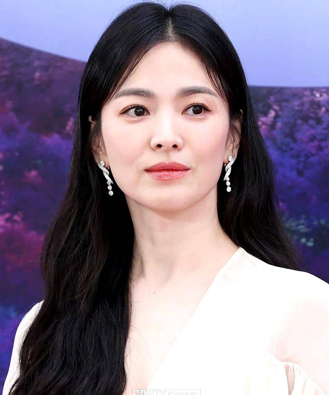 第59届百想艺术大赏影后汤唯,视后宋慧乔,而影帝是他