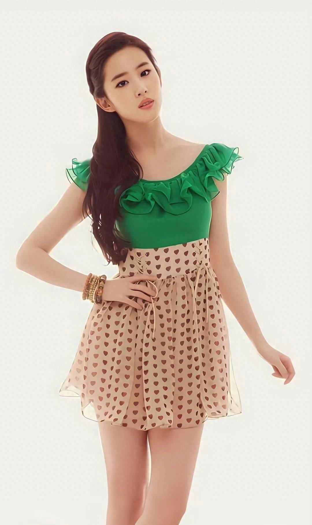 刘亦菲单身至今?不是没人想娶,看完这些照片你就明白了!