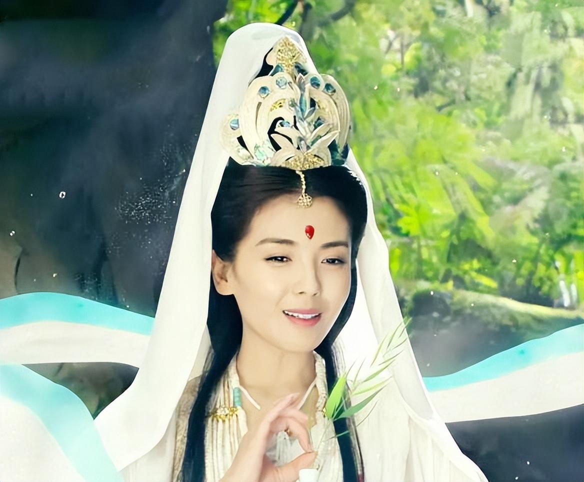 刘涛的颜值还是可以的,只可惜后期不太给力,导致这版观音有种廉价感.