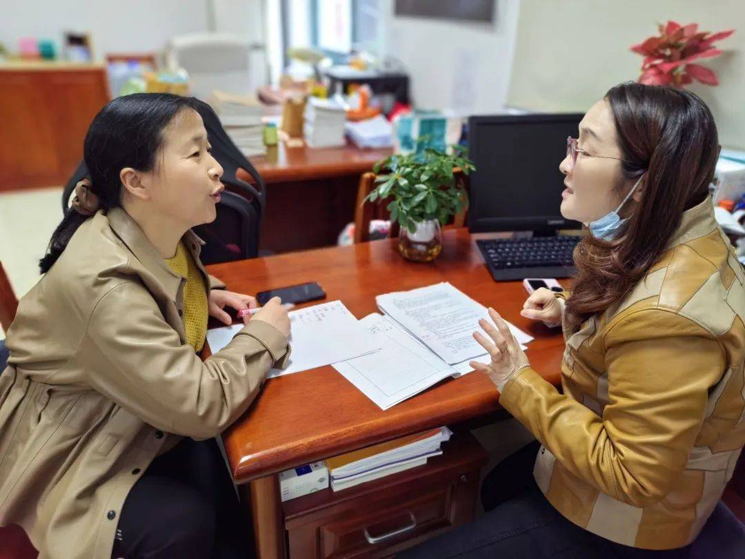 为了上好这堂课,张小慧老师在一年级语文组姐妹的关心和帮助下,在教学