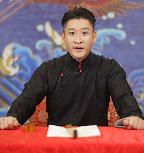 曹云金收徒有一个规矩,拒绝让徒弟叫师父,不想让德云社悲剧重演