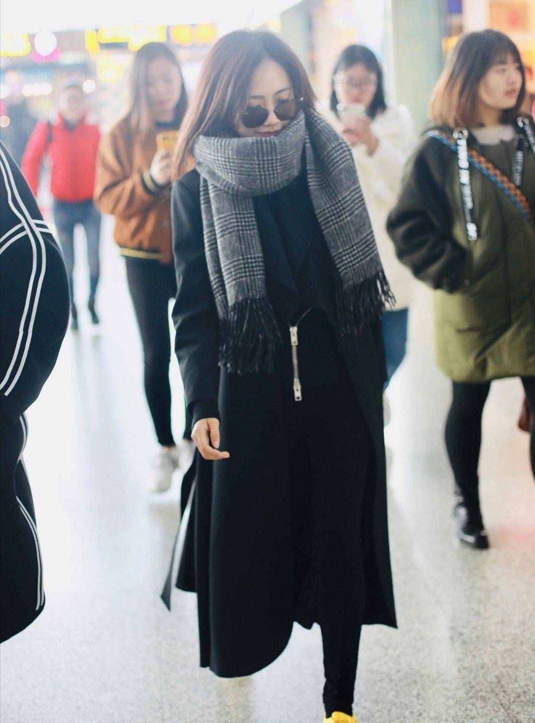 刘惜君记得粉丝剪了头发,歌声更美了,穿衣风格也很有气场