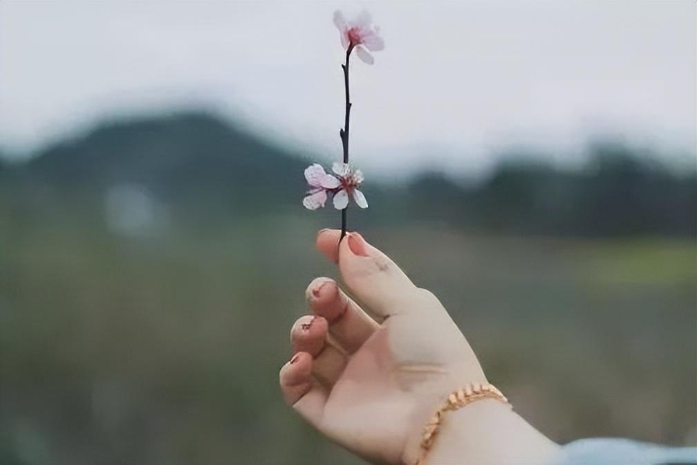图片[2]-女人是不是情场老手，看她的肢体语言就知道，藏不住-Stars柳岸晚风