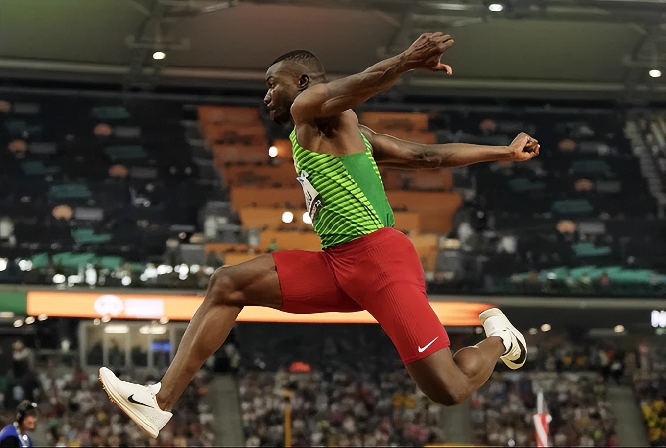 男子三级跳远朱亚明第四 赞戈跳出17米64夺冠