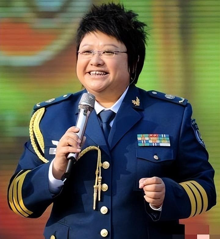 "骗"了我们30年,韩红父亲原来是家喻户晓的他难怪都不敢得罪她