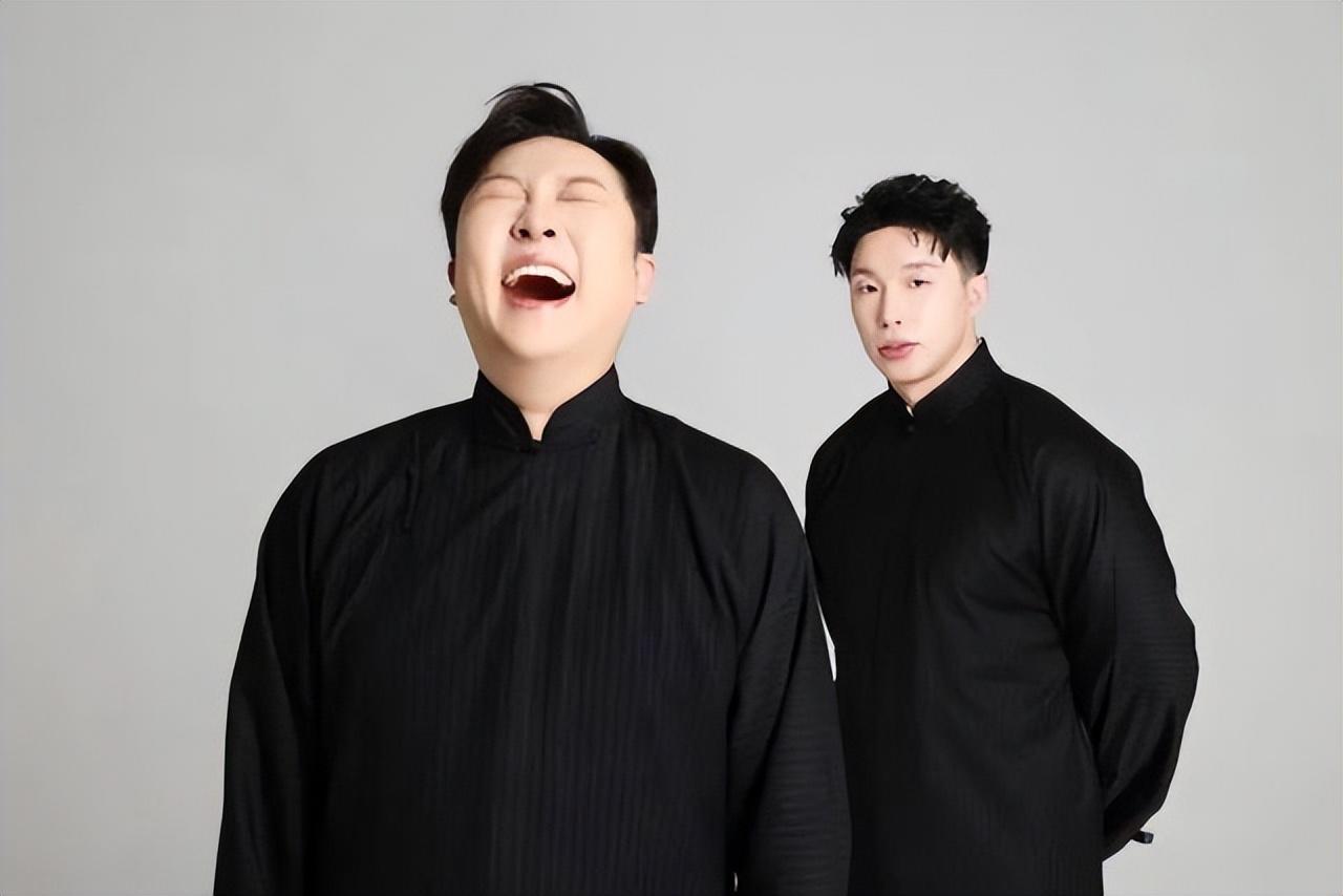 德云社烧饼迎来33岁生日,与四哥曹鹤阳约顿小酒,生日照被晒