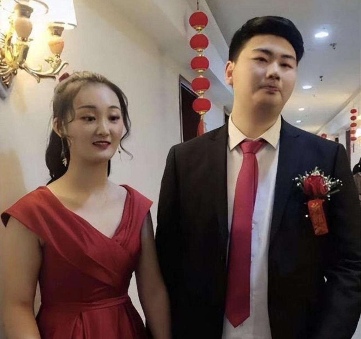 陈亚男疑嫁富二代!婚纱照曝光真假难辨,前夫朱小伟当保安曝婚变
