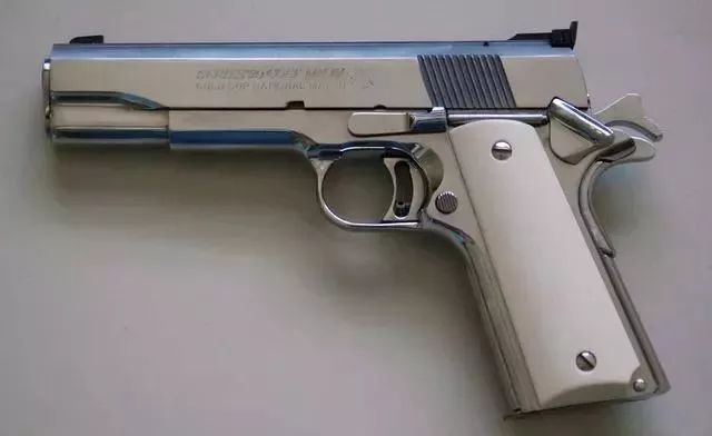 45 magnum威力更大的手枪弹,除了一部分加大了尺