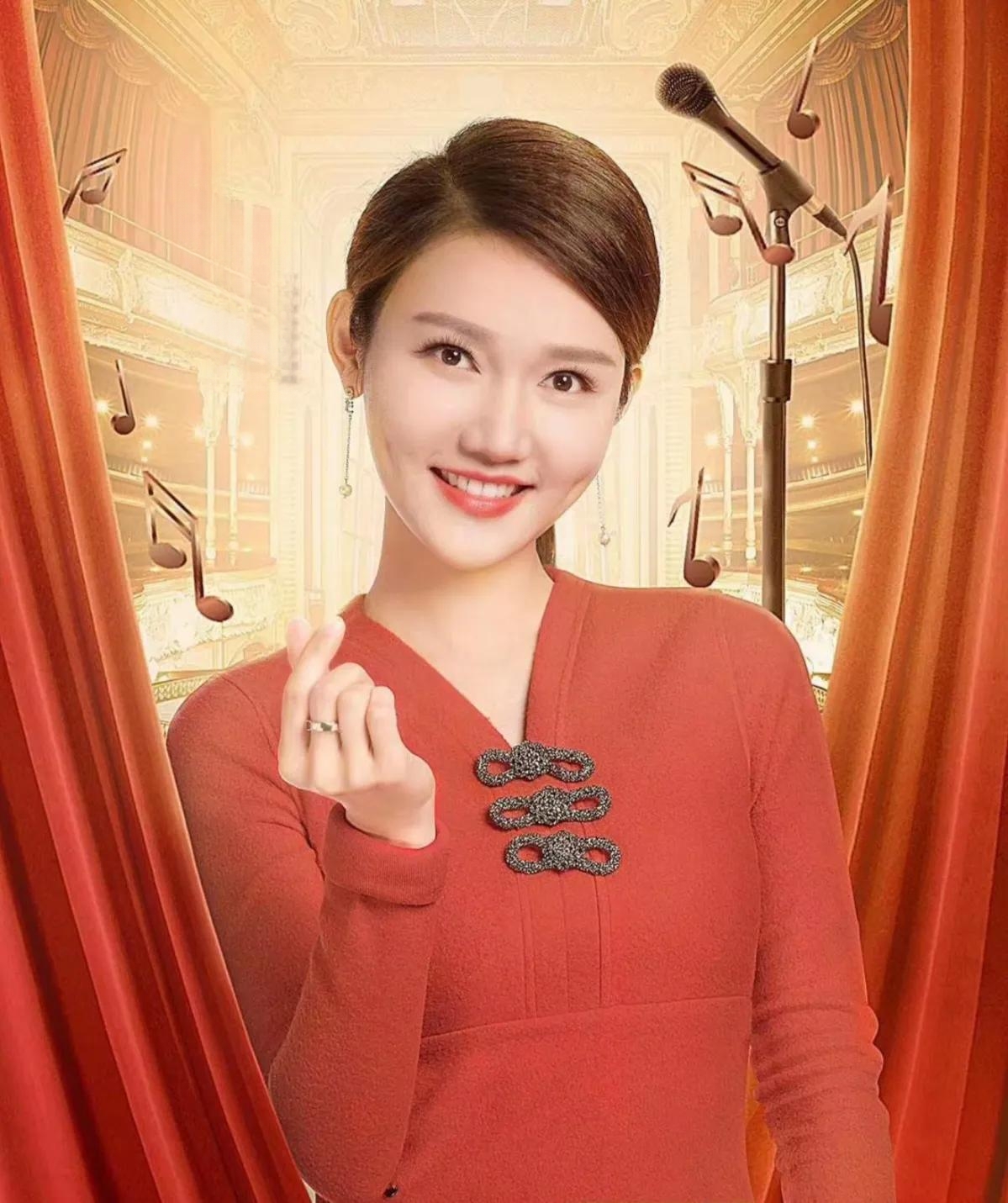 主持人龙洋的风采