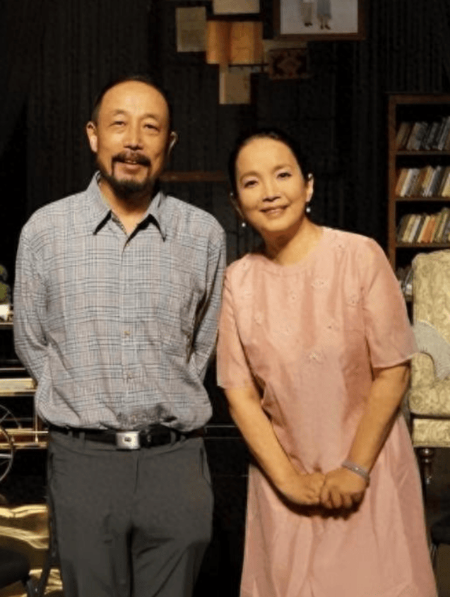 吕丽萍夫妇疑回国养老!与孙海英移民失败,满头白发朴素无人识