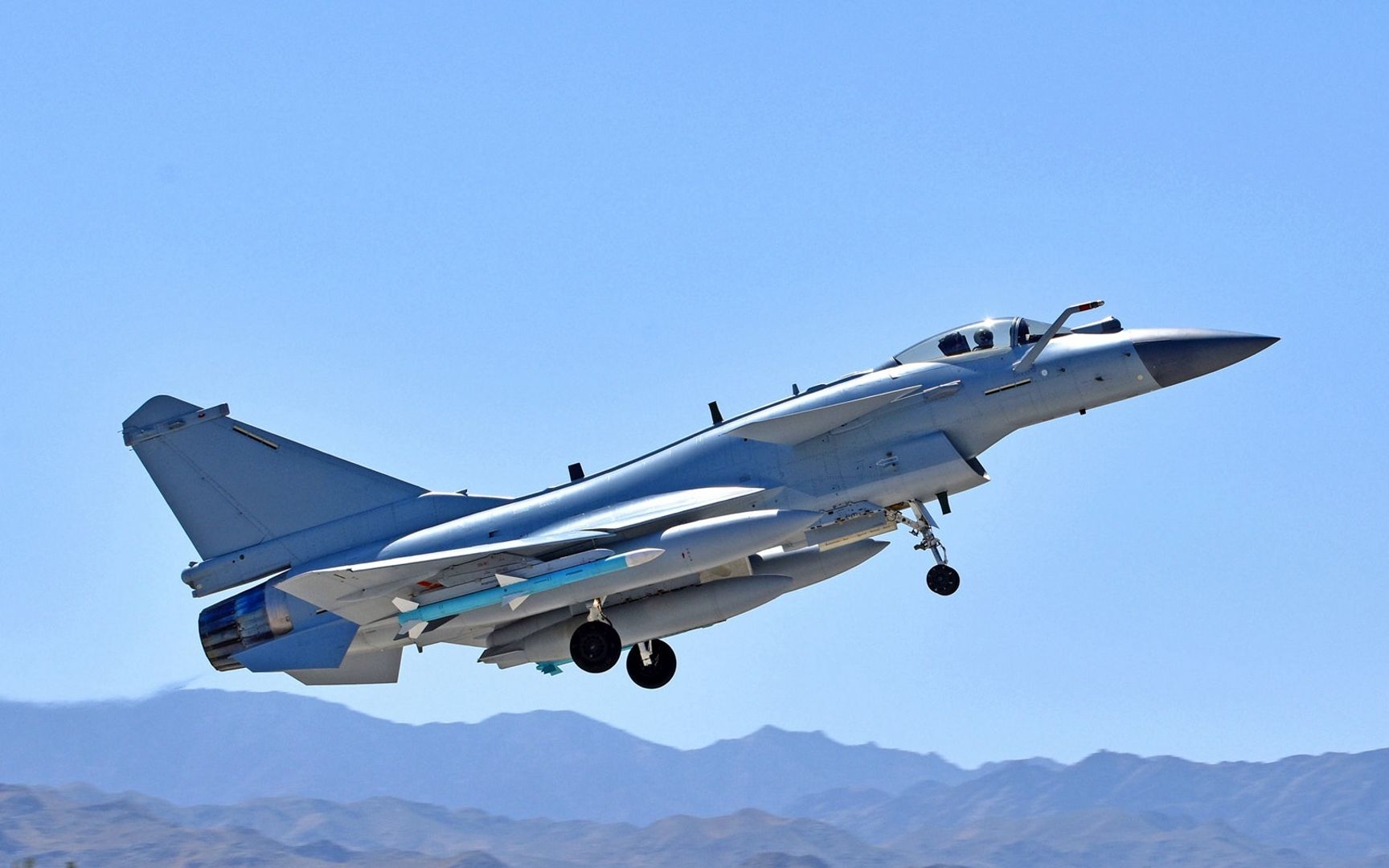 用买32架歼10的钱买12架阵风,为啥说塞尔维亚不但没亏,还赚了?