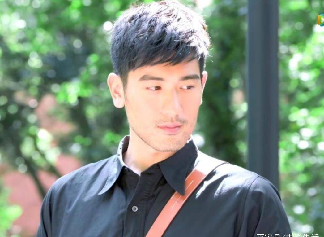 《彩虹的重力》这部剧的男主依然由高以翔担任,相信那些年的"沥川粉"