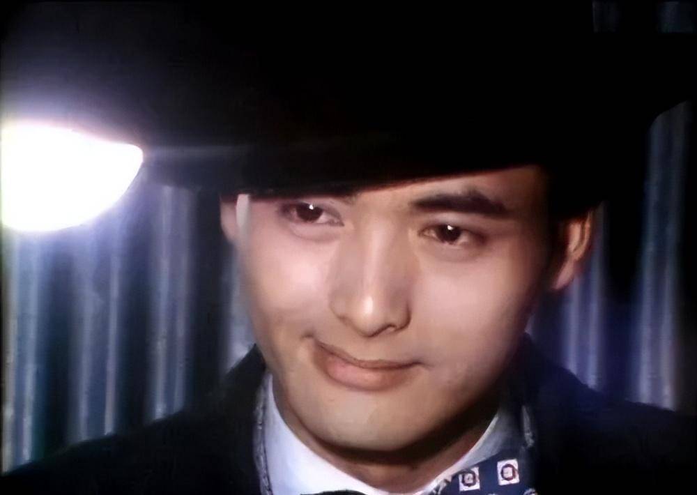 有一种"报应"叫周润发,中风住院无人照料,终于沦落到这个下场