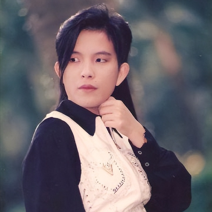 男女通吃的潘美辰,因一张满脸胡茬的照片,彻底撕下了她的遮羞布