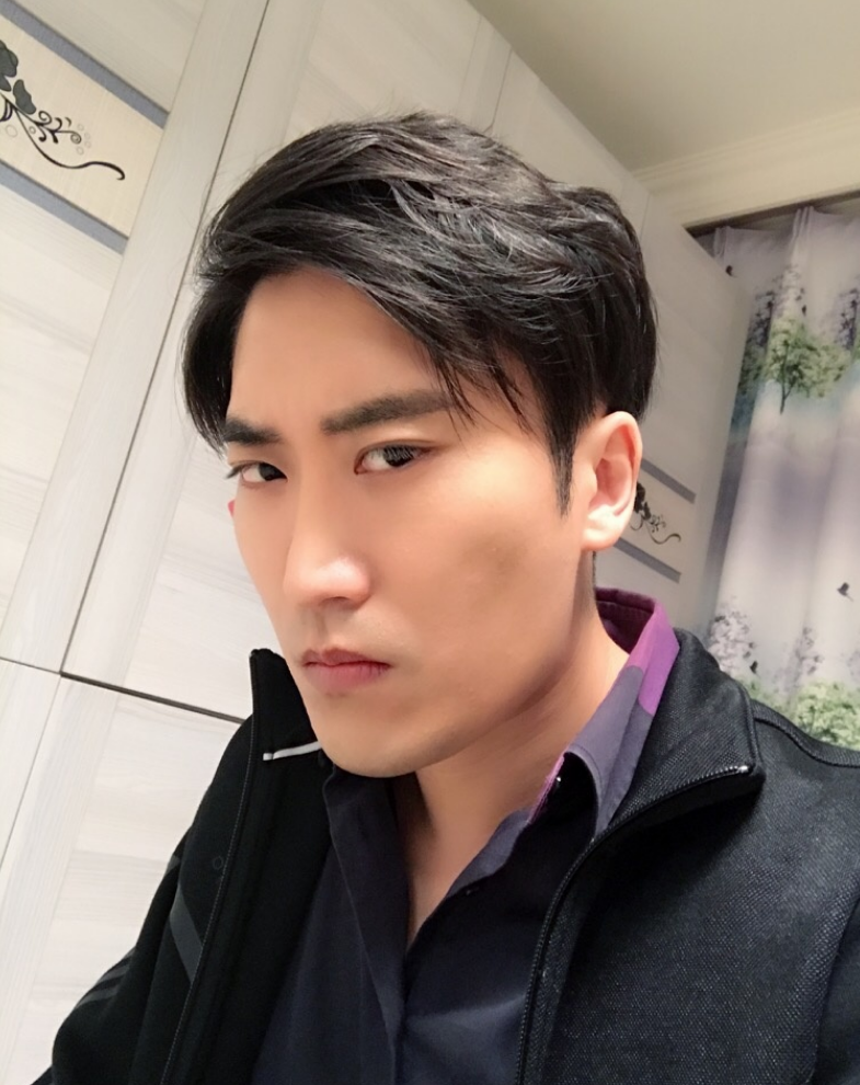 "赵本山徒弟"吴云飞:投资战狼,入股宾利,演戏只是他的爱好