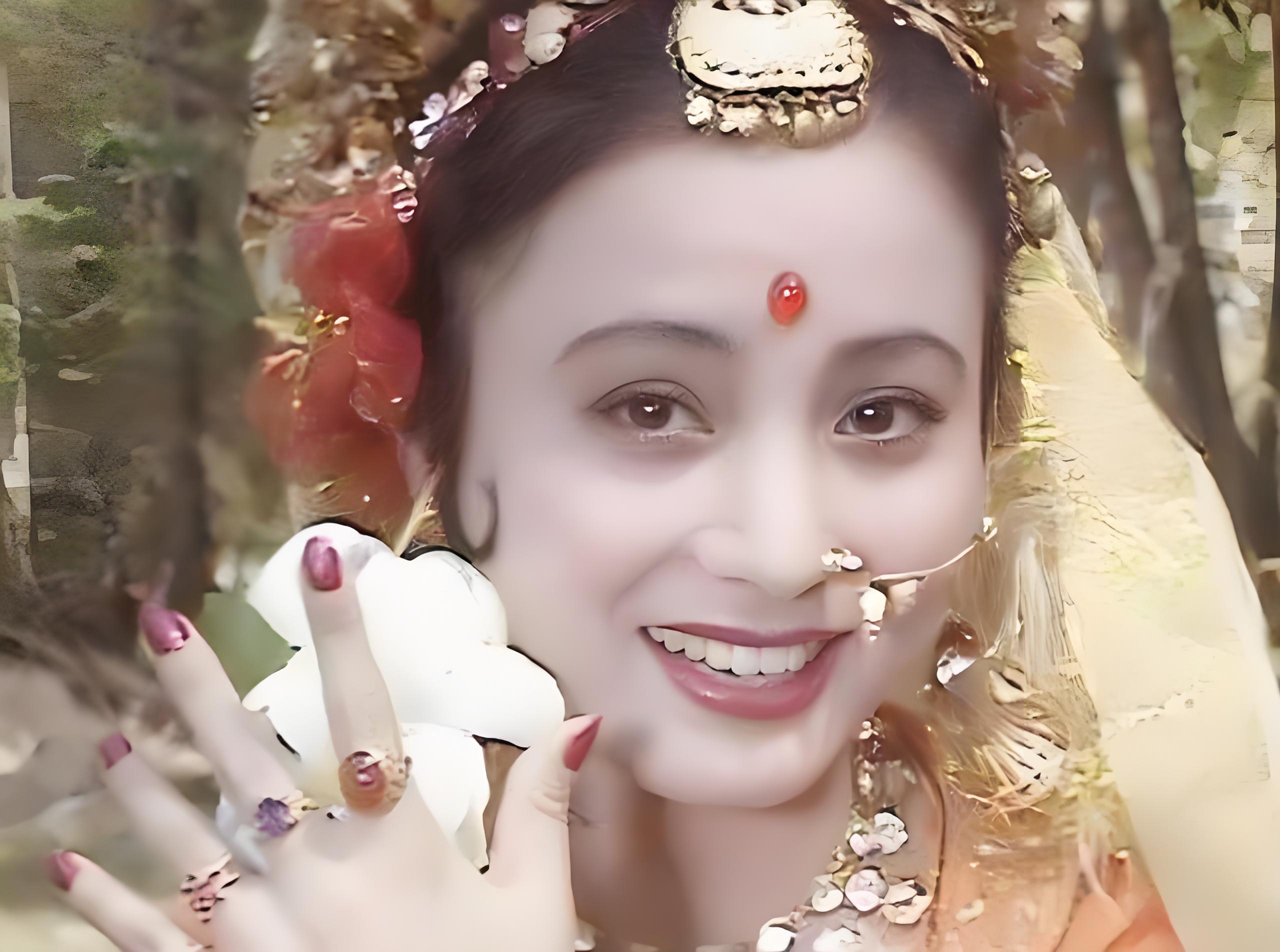 李玲玉,自然也是惊艳了观众,凭借精美的扮相,很快就虏获了"最美玉兔精