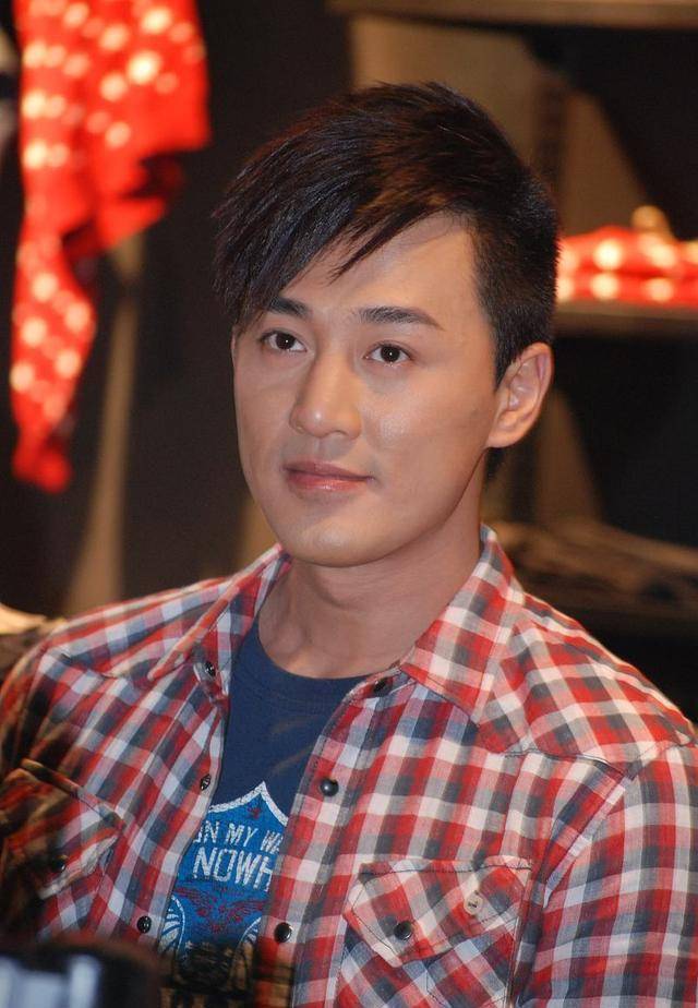 曾经的港剧一哥,40岁的林峯美容拉皮照被曝光,其实他的脸变化大