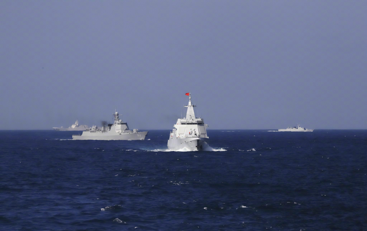 (055大驱延安舰,遵义舰,焦作舰以及荆门舰同框,拍摄舰为大连舰)从发布