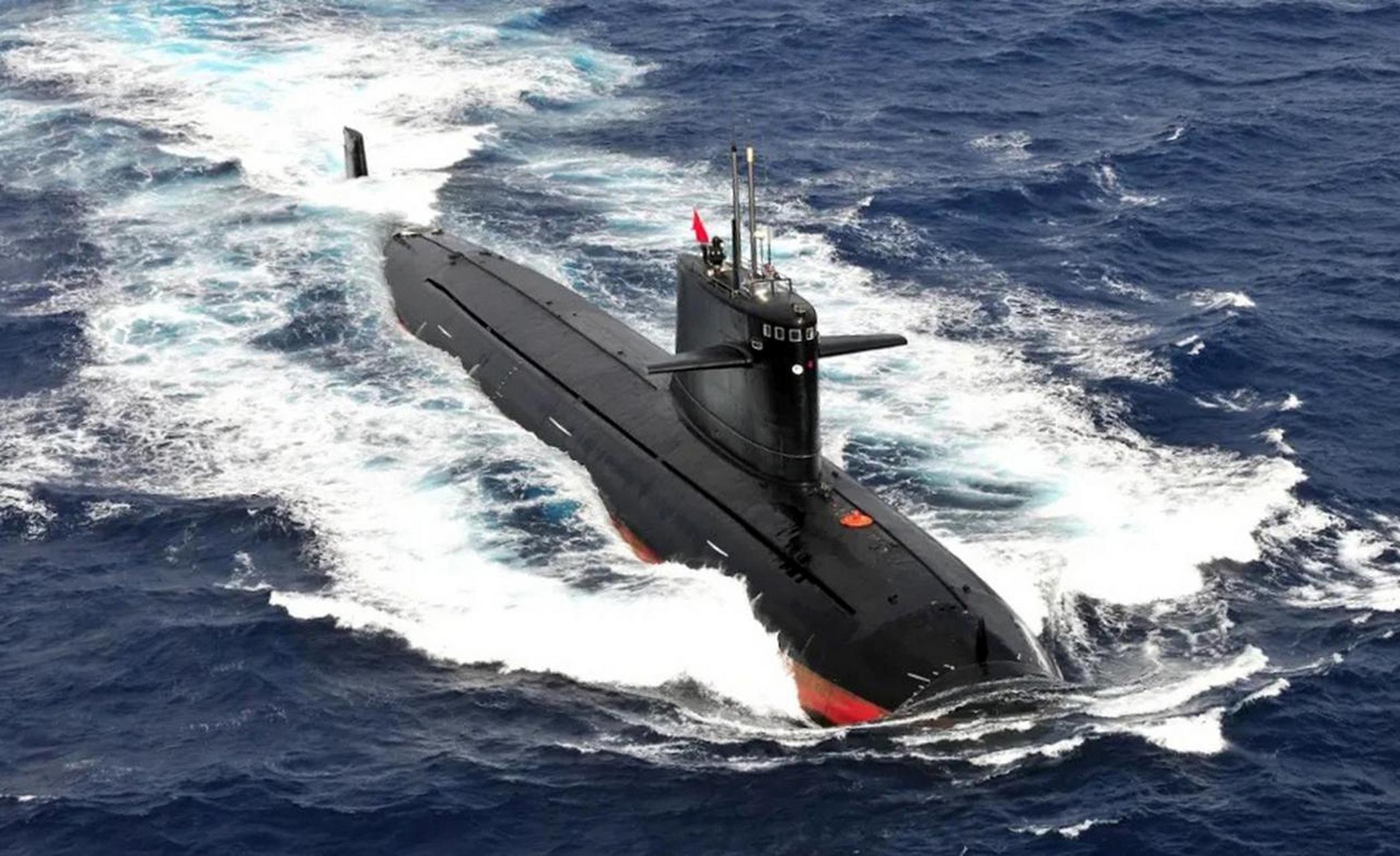 在这场对抗中,美军利用强大的电子战能力对中国潜艇进行了持续的电子