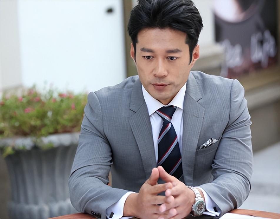 著名演员谭凯:免费当司机偶然走上演艺路,回青岛托起妈妈的晚年