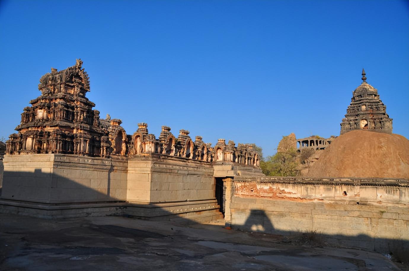 以摩亨焦达罗和哈拉巴古城遗址为样本,分析古印度的城市空间