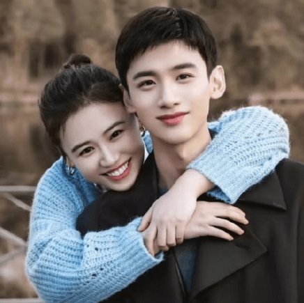 马思纯和张哲轩恋情曝光,网友表示"眼光差"