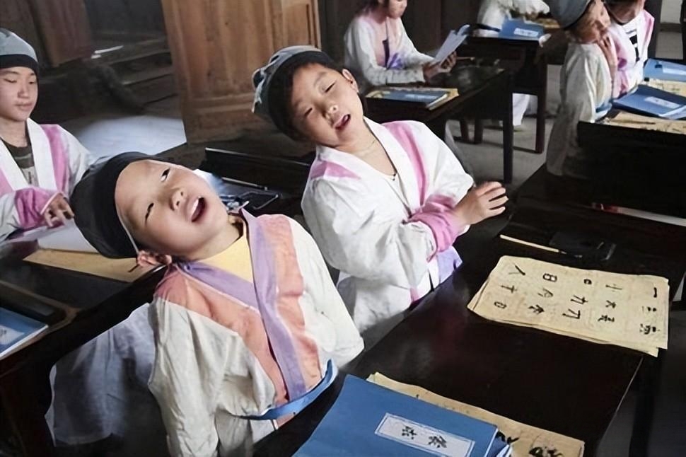 古代私塾里面的学生读书时常常会摇头晃脑的,你以为他们在调皮捣蛋