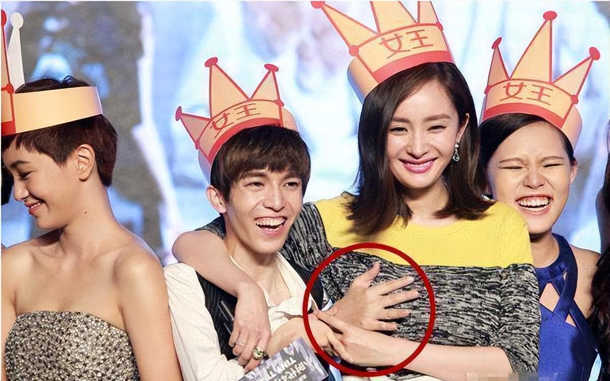 于是第三部分,她转到了偶像剧居多的欢瑞世纪,还开始了《小时代》的