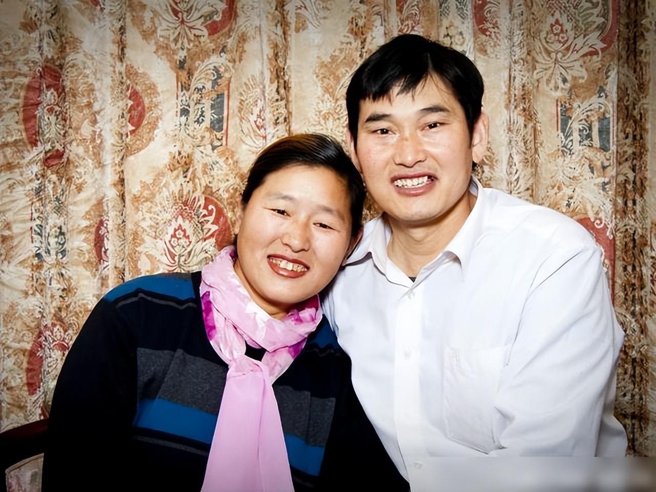 大衣哥否认已当爷爷,儿媳陈萌未怀双胞胎,b超单是假的