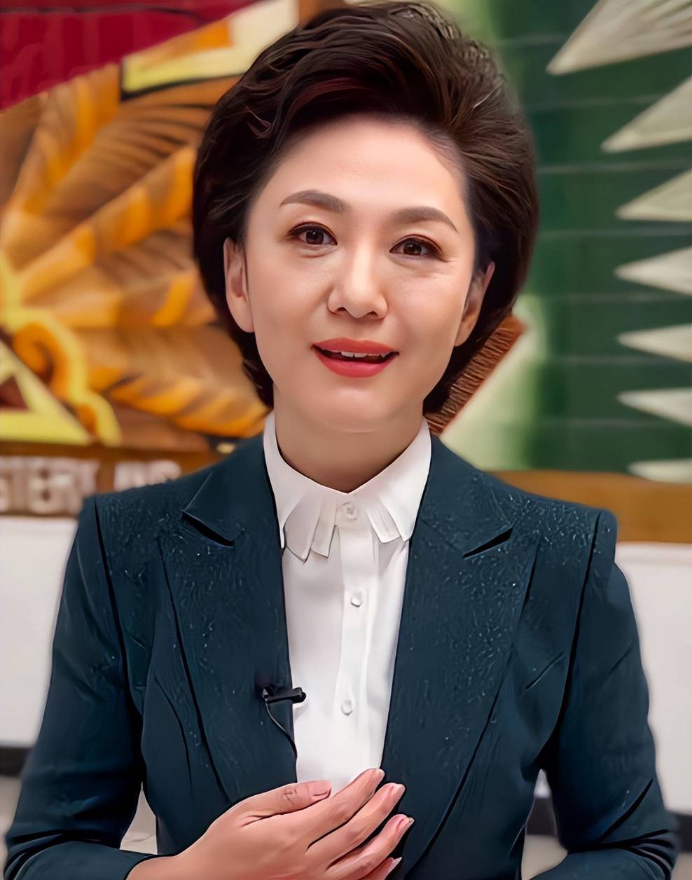 央视主持人名单更新,有些熟悉的面孔消失了,背后原因让人意难平