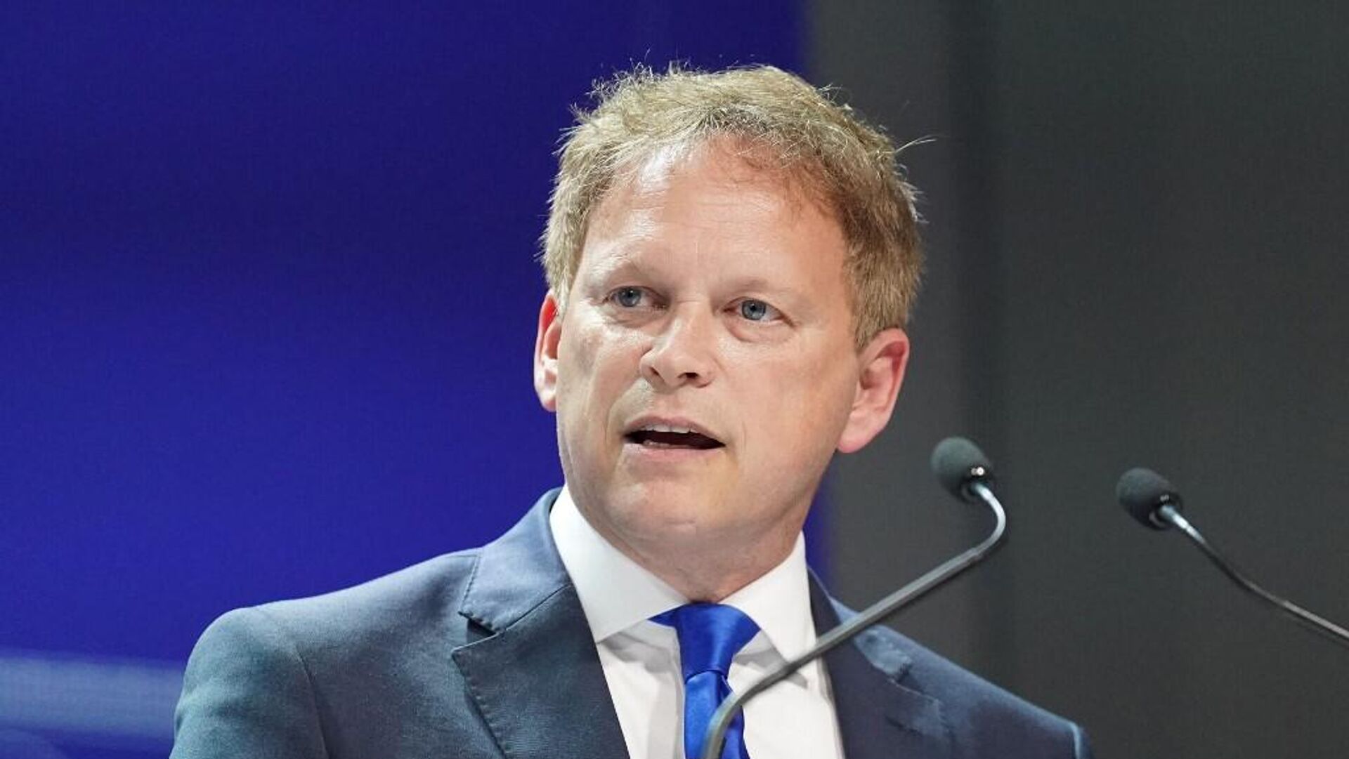 菲欲制造人为海难,我海警出手处置,英防长:中国越来越"好战"