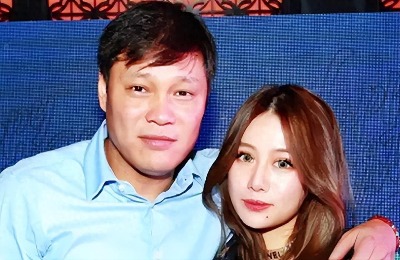 范志毅女儿范斯晶爱上申花门将马镇,足协杯为男友打call