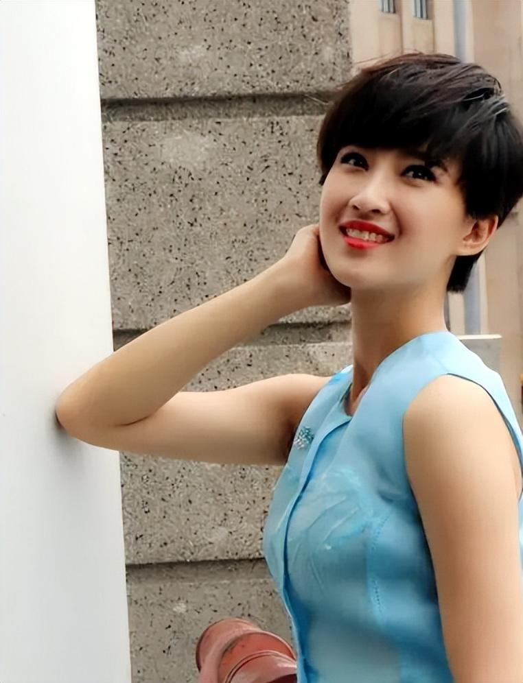 当红小生刘思博:妹妹奚望离婚,他与父母一样难过