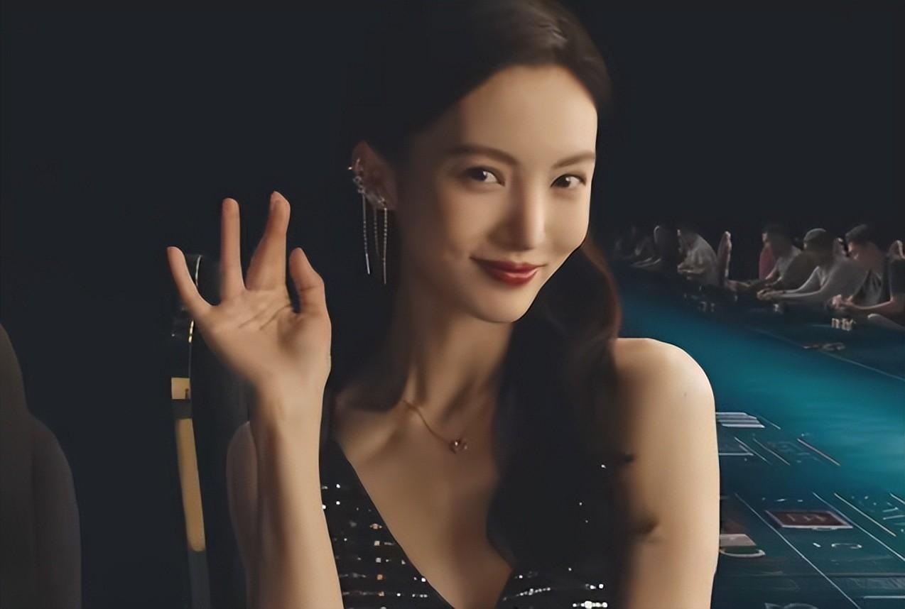 《孤注一掷》2天票房破2亿,打了多少资方的脸,宁浩又赌对了。