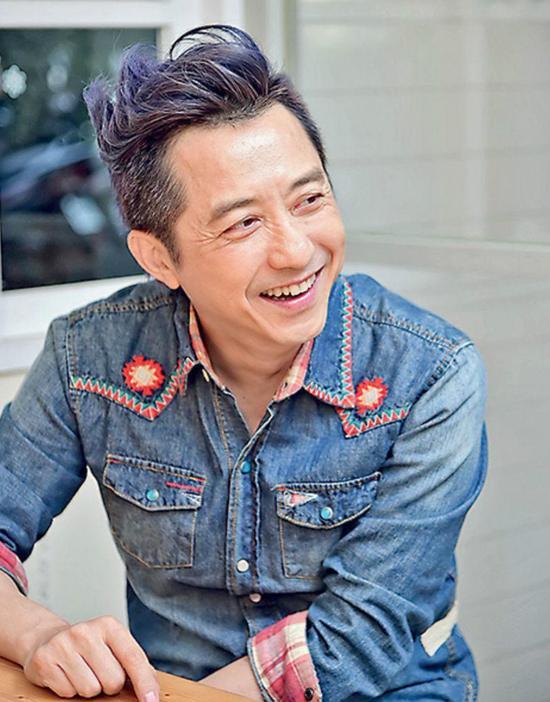 台媒曝庾澄庆心脏病突发去世,二婚娇妻失声痛哭?经纪人出面回应