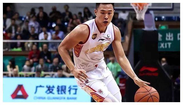众所周知,孙铭徽在cba的表现令人瞩目,毫无疑问他有能力成为地方队的