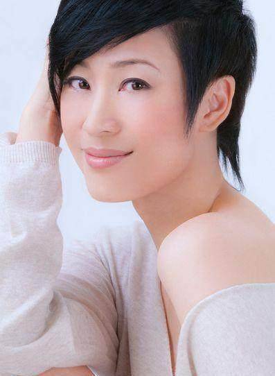 陈法蓉陈颖妍倪震湿吻酒吧辣女张茆倪震和周慧敏都在媒体上公开了分手