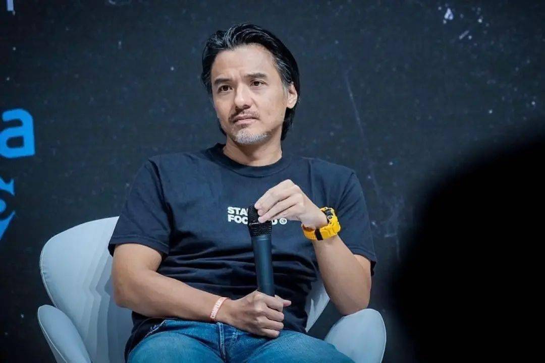 冯德伦拍摄纪录片,力捧美国霸王级新人"娅娅"!